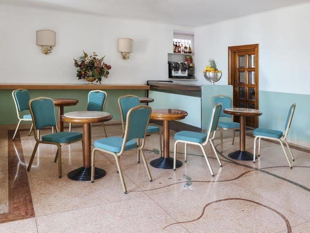 Hotel Riviera Άντζιο Εξωτερικό φωτογραφία